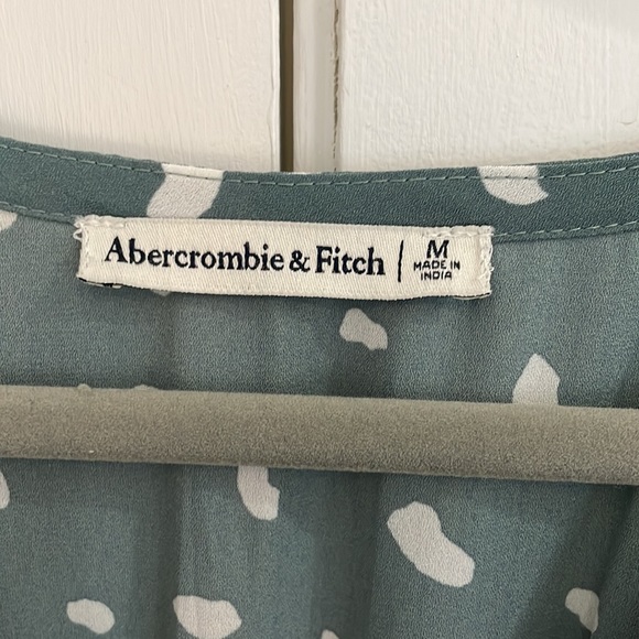 NWOT A&F Top - Picture 2 of 2